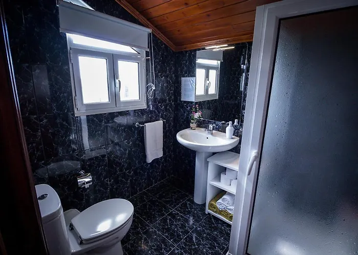 בית הארחה Ponta Delgada 2 *